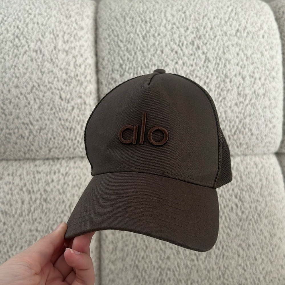 Brown Alo Yoga District Trucker Hat